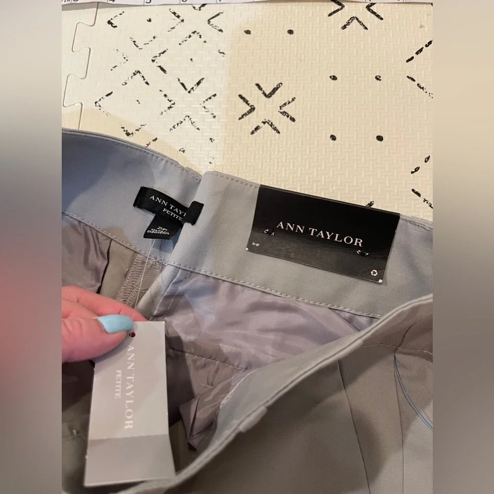 NWT Ann Taylor modern fit metro‎ short 2P